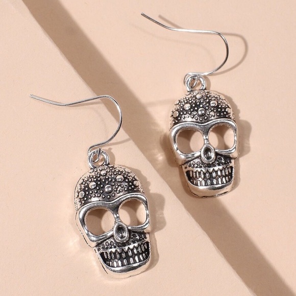 Any 2/$20! Antiqued Silver Sugar Skull Earrings - Picture 4 of 8